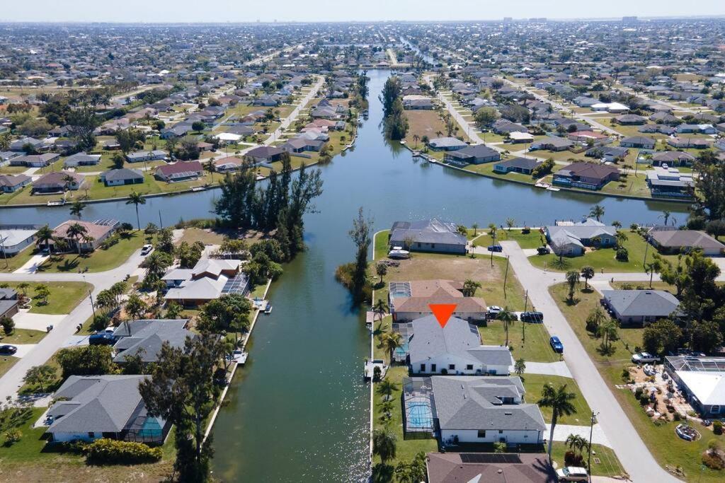 Luxury Waterfront Haven In Cape Coral - Dog-Friendly Escape With Private Pool Villa Eksteriør billede