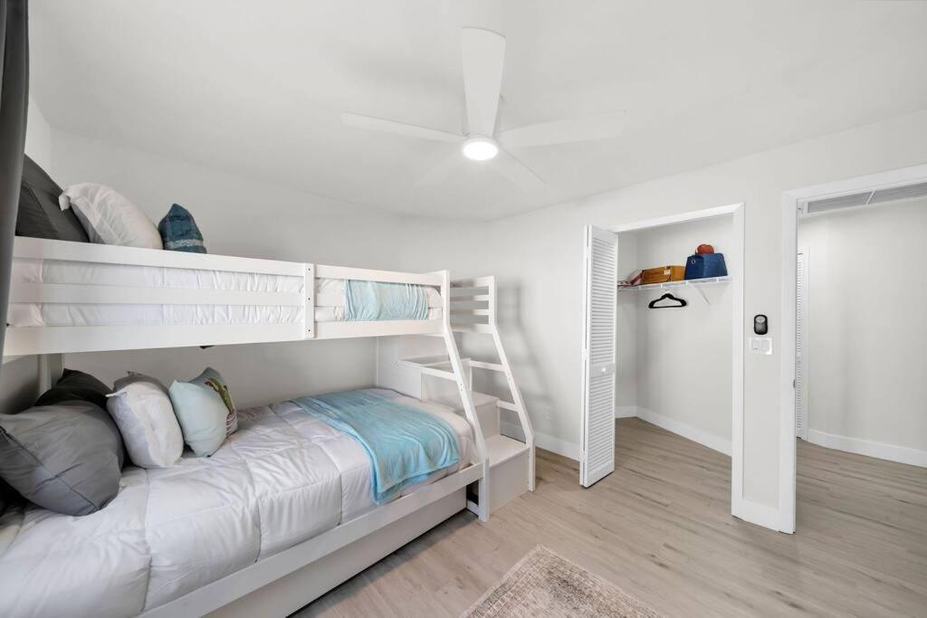Luxury Waterfront Haven In Cape Coral - Dog-Friendly Escape With Private Pool Villa Eksteriør billede
