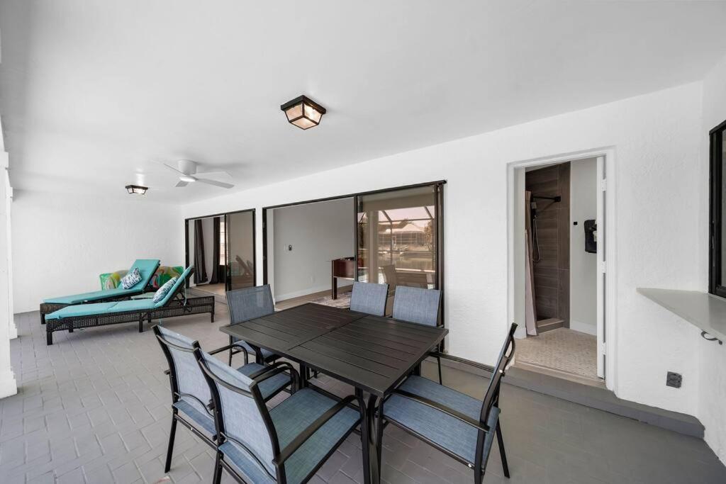 Luxury Waterfront Haven In Cape Coral - Dog-Friendly Escape With Private Pool Villa Eksteriør billede