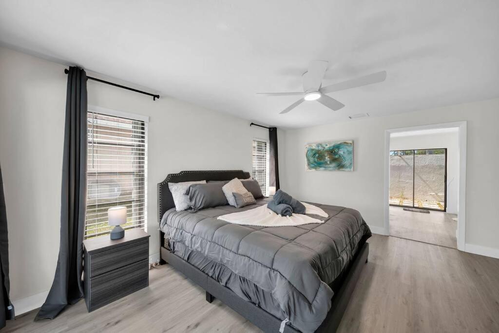 Luxury Waterfront Haven In Cape Coral - Dog-Friendly Escape With Private Pool Villa Eksteriør billede