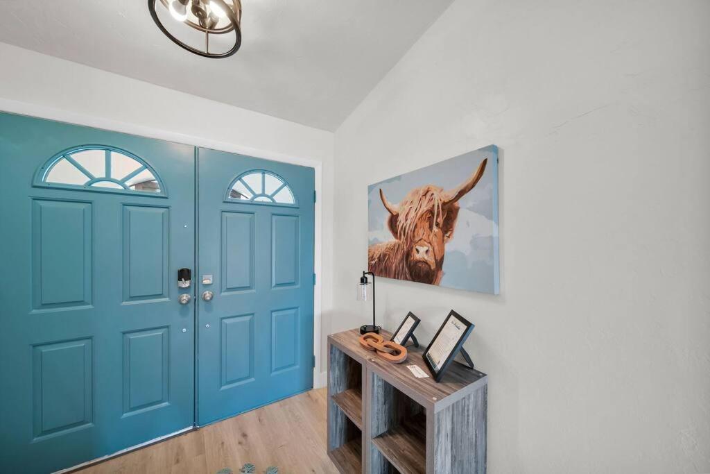 Luxury Waterfront Haven In Cape Coral - Dog-Friendly Escape With Private Pool Villa Eksteriør billede
