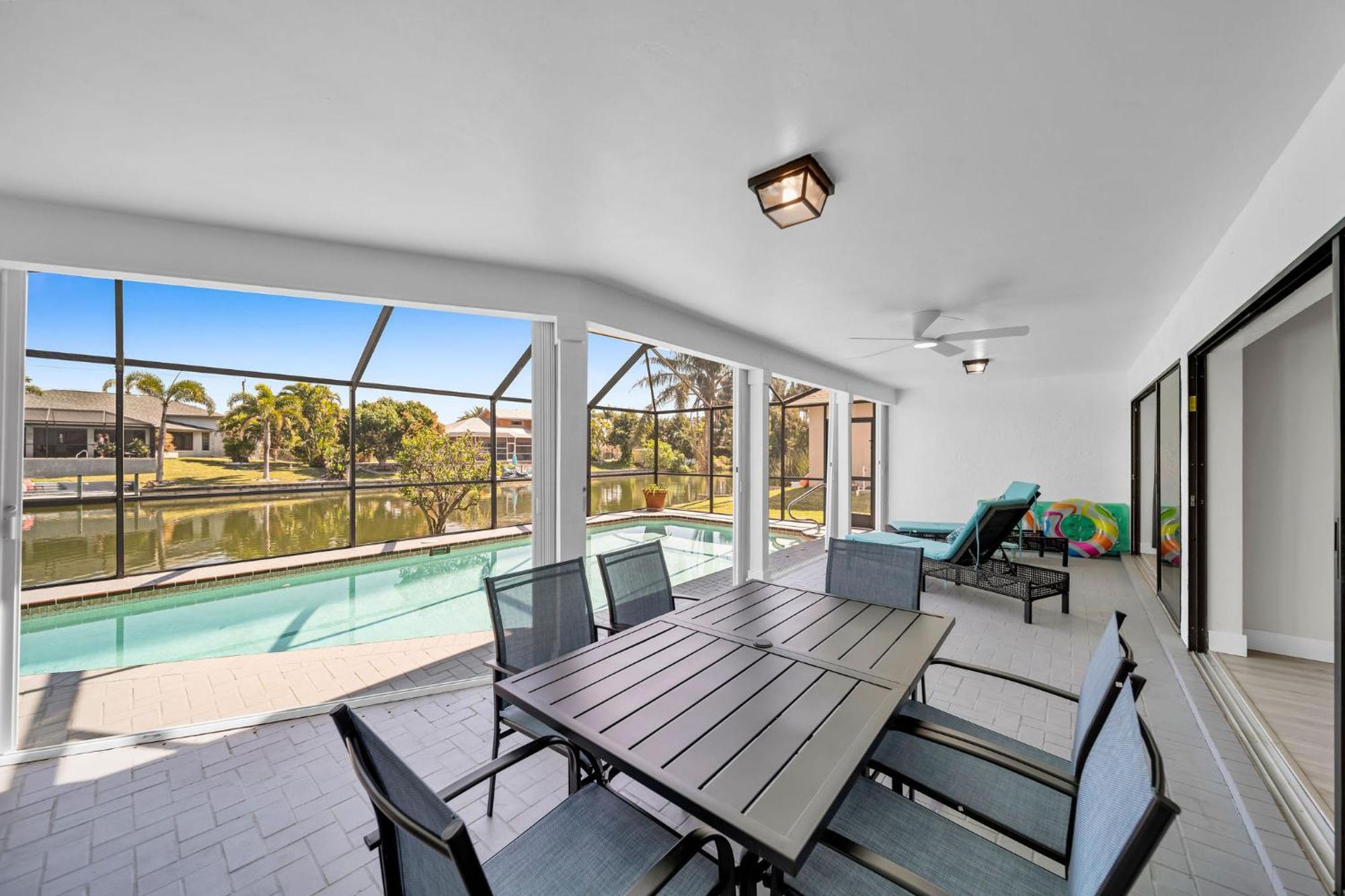 Luxury Waterfront Haven In Cape Coral - Dog-Friendly Escape With Private Pool Villa Eksteriør billede